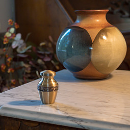 Ravella Gold Keepsake Urn