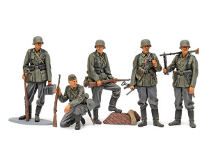 Tamiya 1/35 Mid WWII German Infantry Set Model Kit