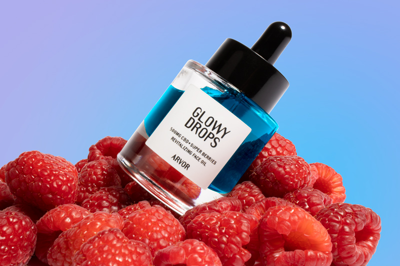 Glowy Drops CBD facial oil made with raspberry oil