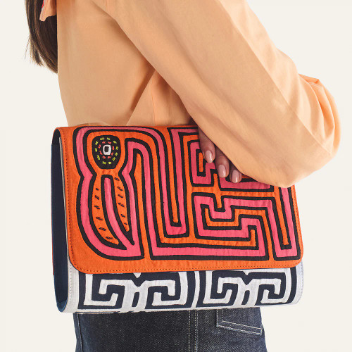 Tropicalia Clutch