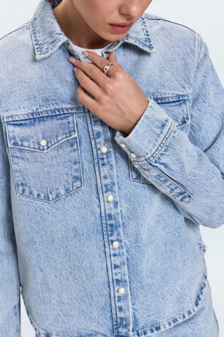 Thea Shrunken Denim Shacket_ Modena 