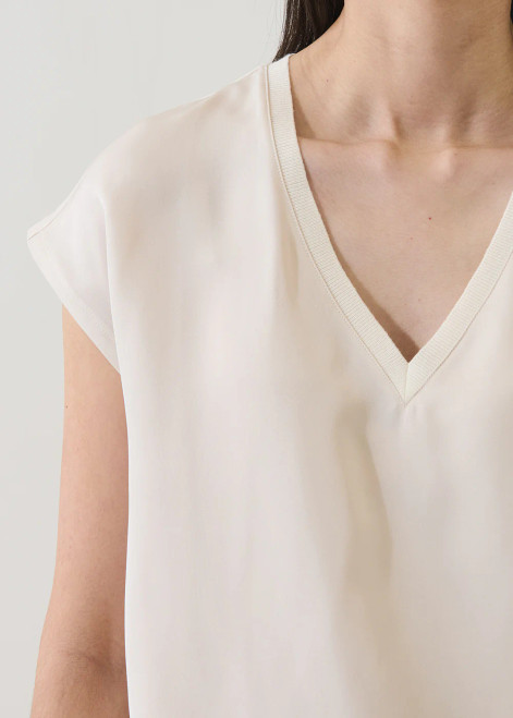 Silk Vneck Dolman Sleeve Tee_ Ecru