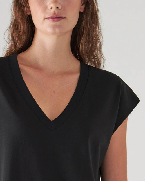 Iconic Vneck Dolman Tee_ Black