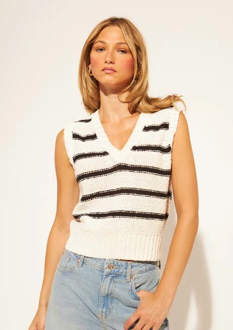 Talon Sleeveless Sweater_ Sailboat
