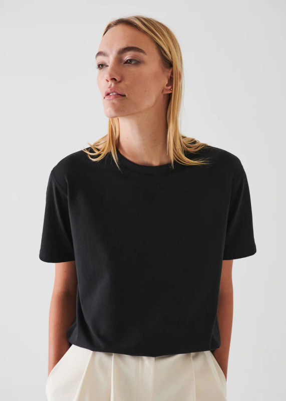 Iconic Boyfriend Crew Tee_ Black