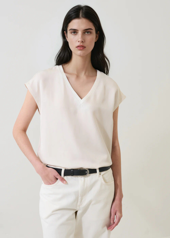 Silk Vneck Dolman Sleeve Tee_ Ecru