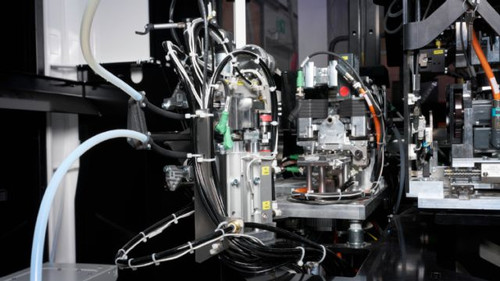 AS 4051260 | Pre-assembled wires in the Wire Terminal WT C are transferred to the Wire Handling System using the wire feed unit.Image_1