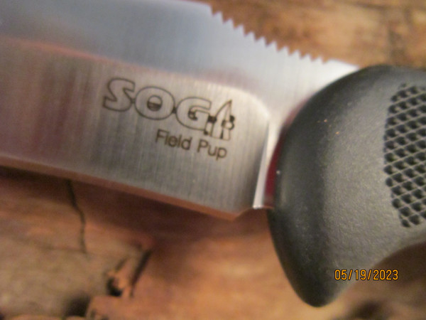 SOG Field Pup FP3 logo on knife