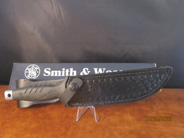 1995 SW 980 Large Hunting Knife