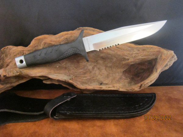 1995 SW 980 Large Hunting Knife