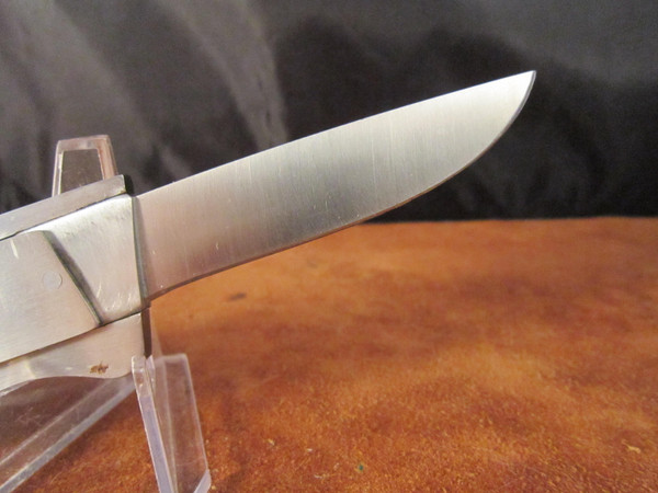 Smith & Wesson swing blade 6041