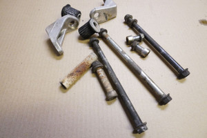 Set of engine mounts - Βασεις κινητηρα GSXR400 1988