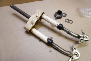 Set of front forks - Μπροστινα καλαμια QT50