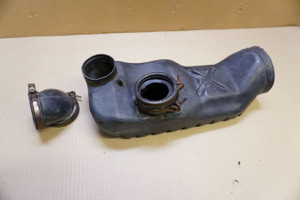 Airbox intake - Εισαγωγη φιλτροκουτιου XRV750 RD04