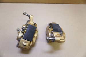 Set of front brake calipers - Δαγκανες μπροστινων φρενων FZR400 1WG