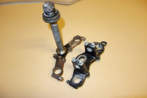 Set of fork yokes -Σετ τιμονοπλακες MT50