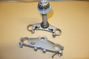 Set of fork yokes - Τιμονοπλακες VT250 Spada