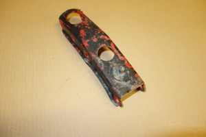 Front engine mount - Μπροστινη βαση κινητηρα  XL250 R