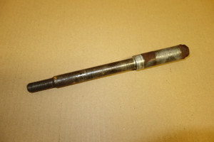 Front wheel axle -  Αξονας μπροστινου τροχου XL250 R