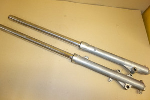 Set  of front forks - Μπροστινα καλαμια DT200 37F