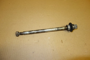 Front wheel axle - Αξονας μπροστινου τροχου XT250
