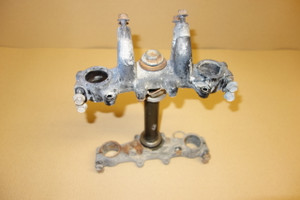 Set of fork yokes - Τιμονοπλακες Yamaha DT125 10V