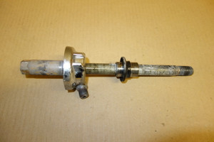 Front wheel axle - Αξονας μπροστινου τροχου XT600 2KF