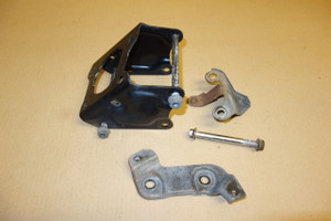 Set of engine mounts - Διαφορες βασεις κινητηρα  VIRAGO XV400