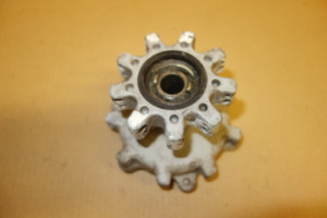 Front wheel hub  - Μπροστινο κεντρο τροχου PEGASO 650