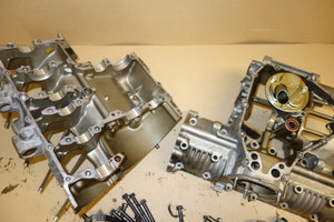 Set of engine cases - Κασες κινητηρα GSF400 BANDIT