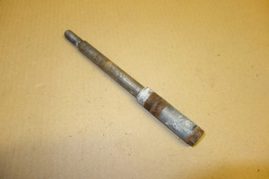 Front  wheel axle -  Αξονας μπροστινου τροχου XL250 R