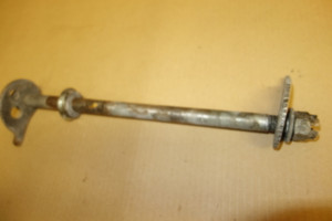 Rear wheel axle  -  Πισω αξονας τροχου KLR250