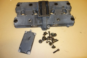 Cylinder head cover - Καπακι κεφαλης GSXR750 1991