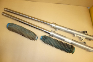 Set of front forks - Μπροστινα καλαμια  XT250