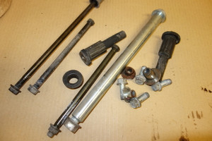 Set of engine mounts - Βασεις κινητηρα KLE500