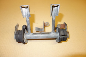 Tank  mount  -  Βαση τεποζιτου TZR250 1KT/2MA