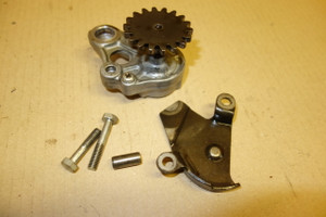 Oil pump  -  Τρομπα λαδιου XL250 R