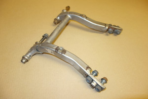 Engine craddle -  Βαση κινητηρα CB-1 400