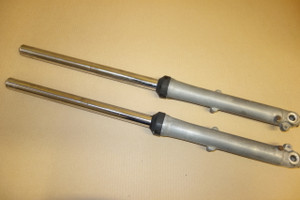 Set of front forks - Μπροστινα καλαμια CM200T