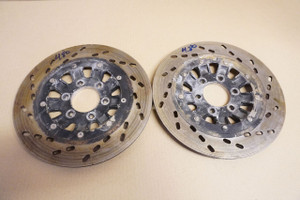 Set of front brake discs - Μπροστινες δισκοπλακες GSXR400 1986 Set of front brake discs - Μπροστινες δισκοπλακες GSXR400 1986