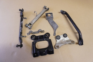 Various brackets -  Διαφορες βασεις πλαισιου ZZR600