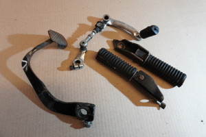 Set of footrests - Μασπιε χειριστηρια CB250 RS
