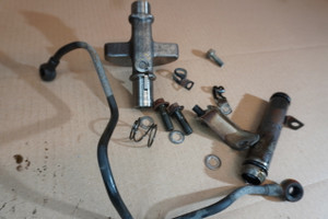 Set of various engine parts - Διαφορα ανταλλακτικα κινητηρα  DR250 S