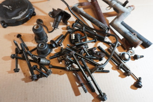 Set of various engine parts - Διαφορα ανταλλακτικα κινητηρα FZ400 46X