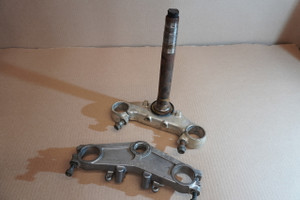 Set of fork yokes - Τιμονοπλακες  VFR400 NC21