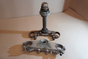 Set of fork yokes - Τιμονοπλακες CB-1 400