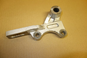 Rear brake caliper hanger - Βαση πισω δαγκανας φρενου XT400 3TB