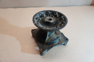 Front wheel hub - Κεντρο μπροστινου τροχου DR125 S