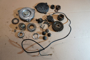 Set of various engine parts - Διαφορα ανταλλακτικα  κινητηρα  DR250 S