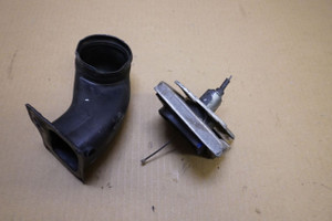 Airbox to carb intake - Συνδεσμος εισαγωγης κινητηρα YB100 Airbox to carb intake - Συνδεσμος εισαγωγης κινητηρα YB100